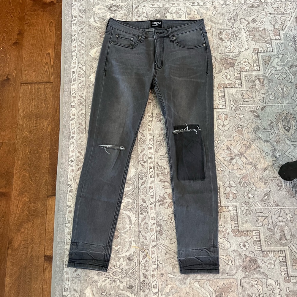 NWOT Umgee distressed skinny jeans size 29